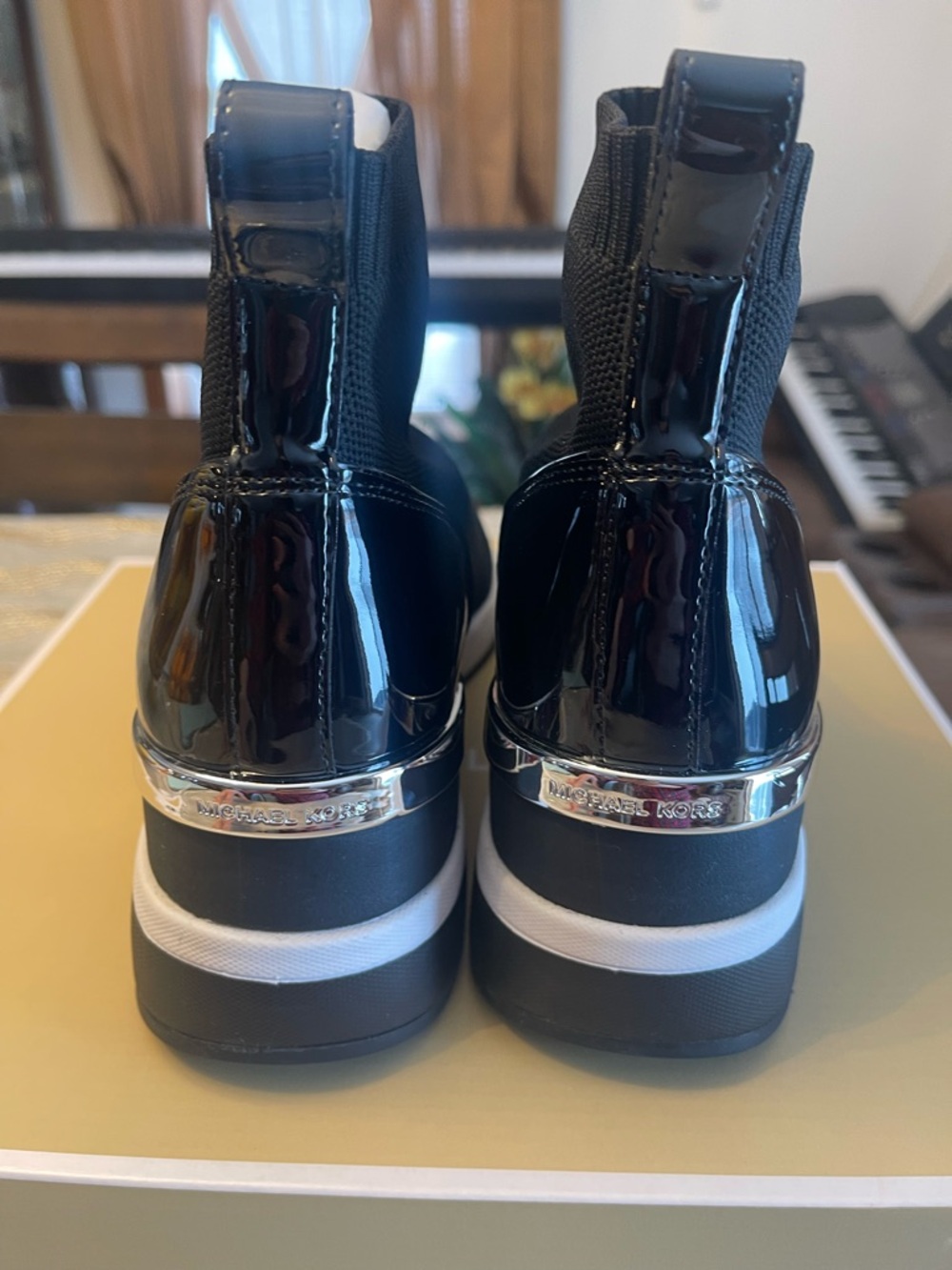 Michael Kors women’s Skyler wedge bootie socks sneakers size 11 - Picture 8 of 14